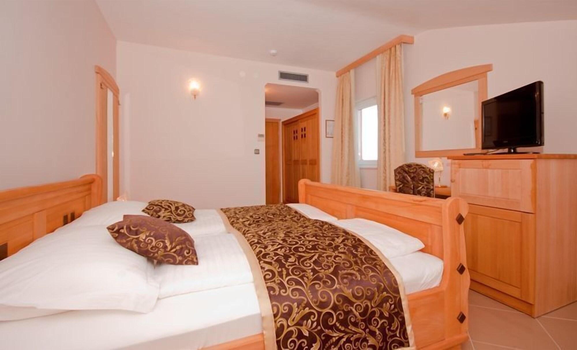 Hotel Miramare Vodice Eksteriør bilde