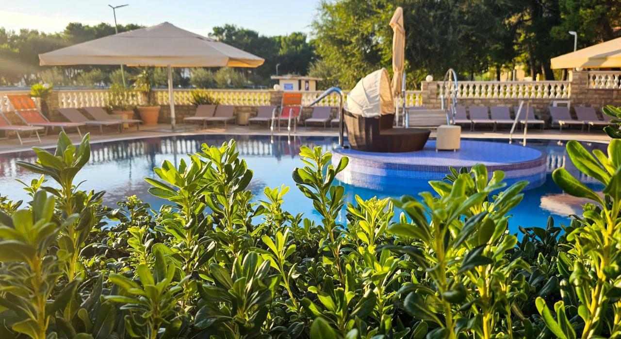Hotel Miramare Vodice Eksteriør bilde