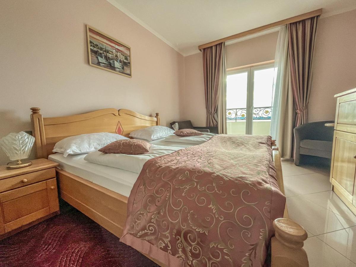 Hotel Miramare Vodice Eksteriør bilde