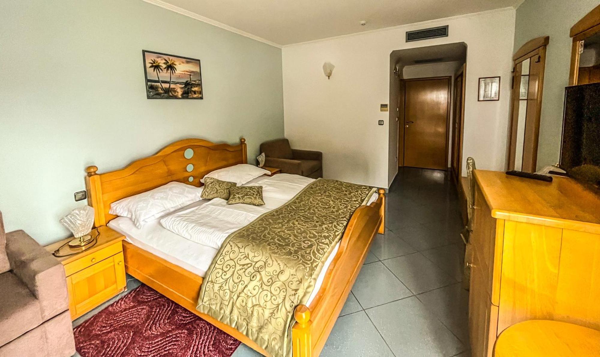 Hotel Miramare Vodice Eksteriør bilde