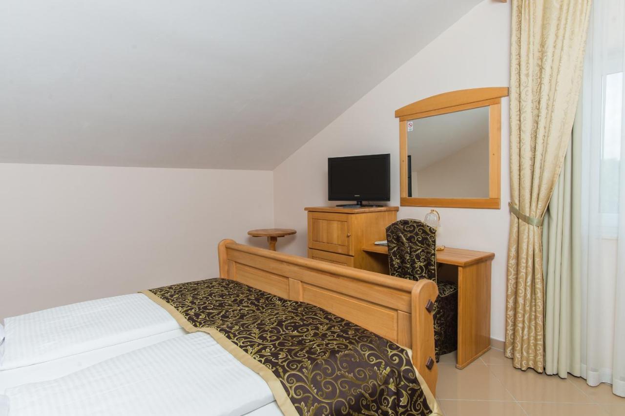 Hotel Miramare Vodice Eksteriør bilde