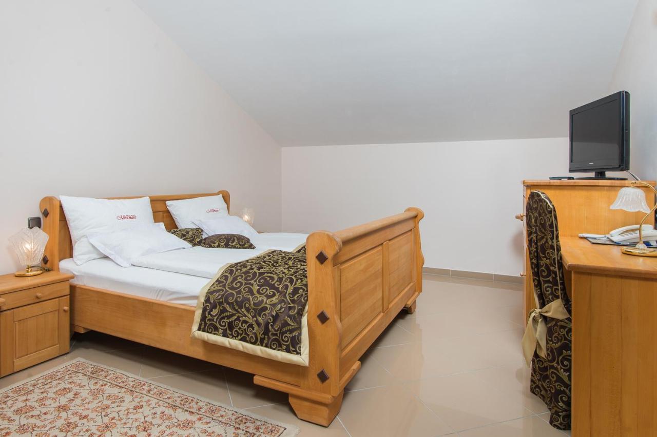 Hotel Miramare Vodice Eksteriør bilde