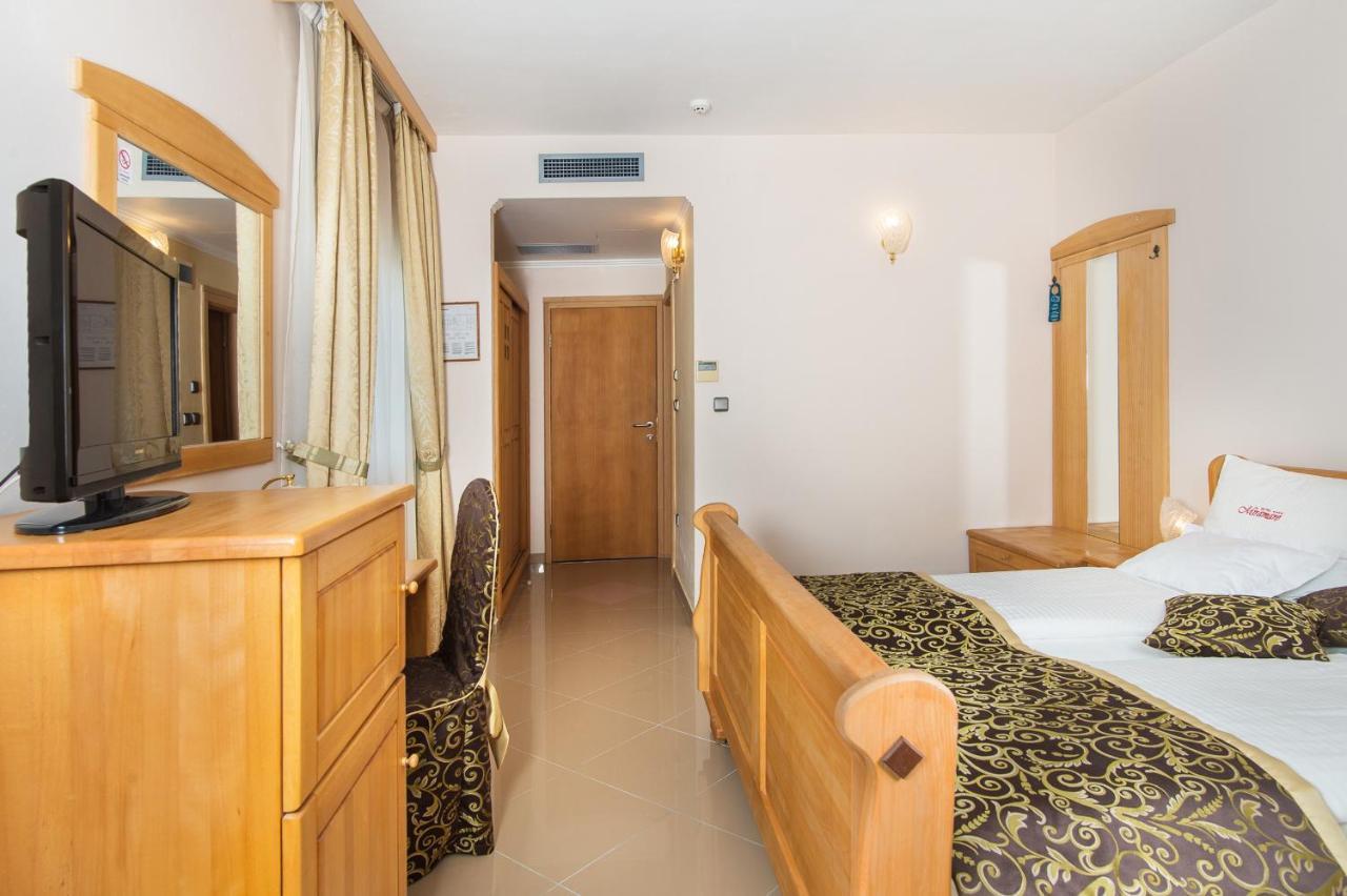 Hotel Miramare Vodice Eksteriør bilde