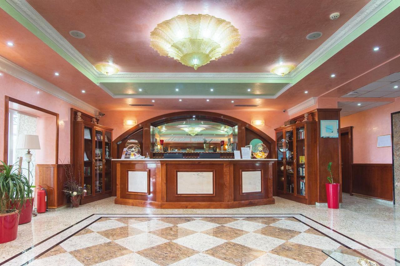 Hotel Miramare Vodice Eksteriør bilde